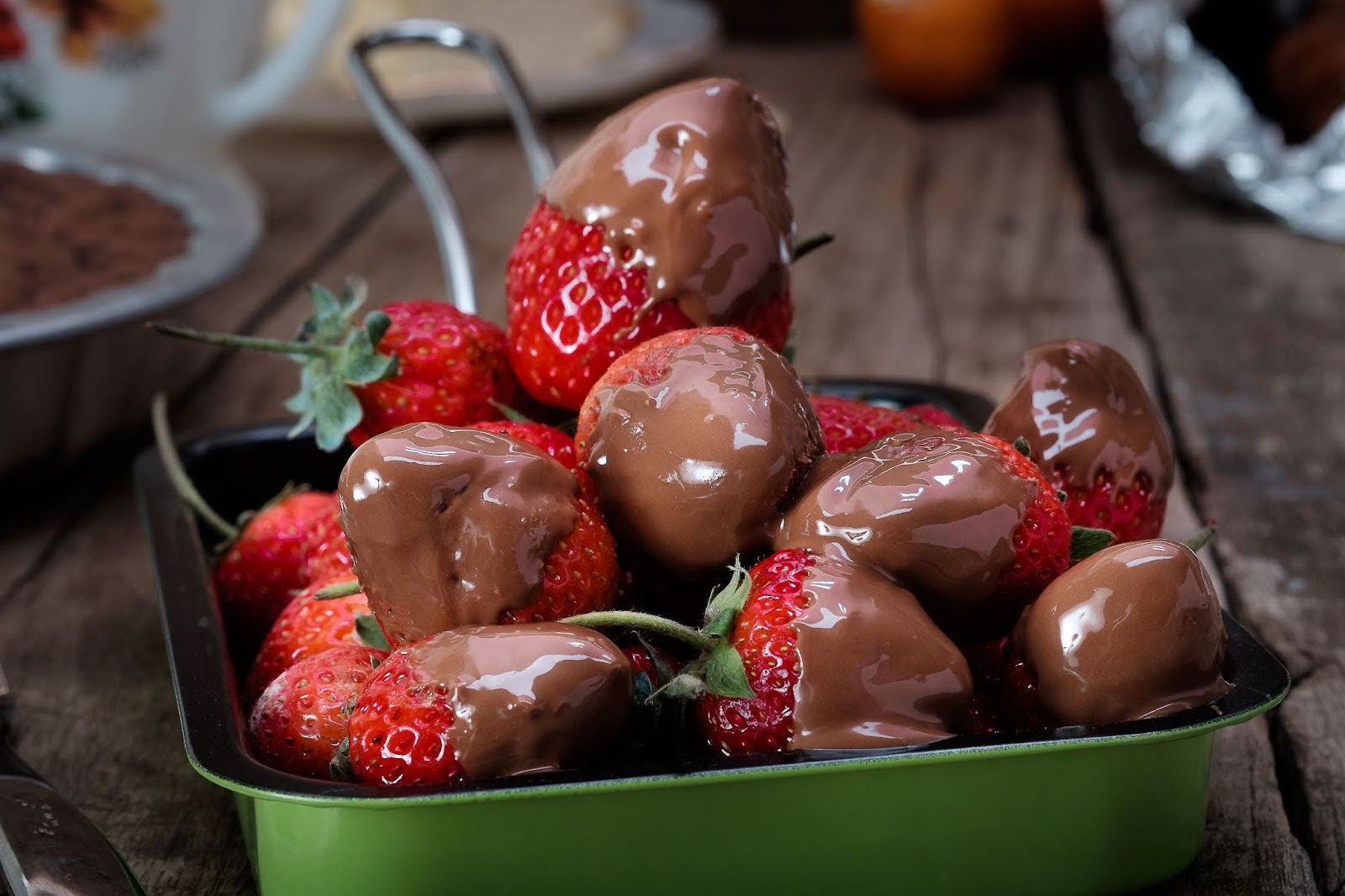 Healthy Holiday treats kids - dark chocolate dipped fruits