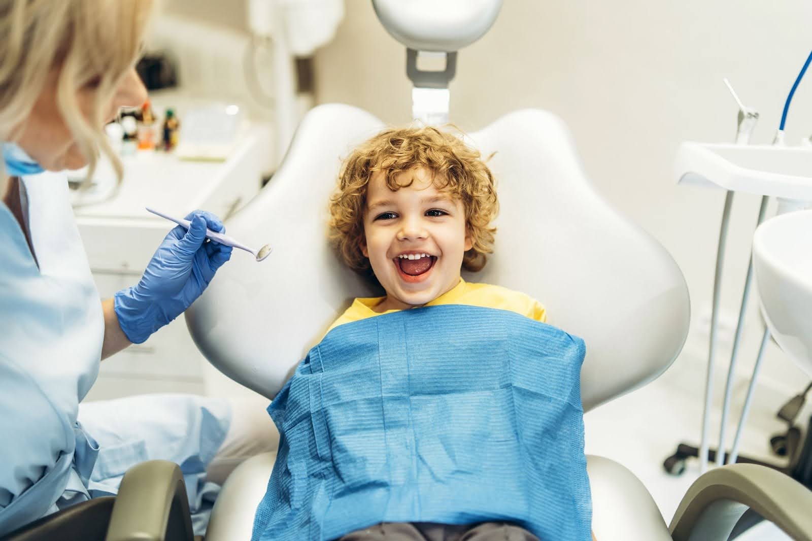 A child at the dentist’s for a TMJ problem